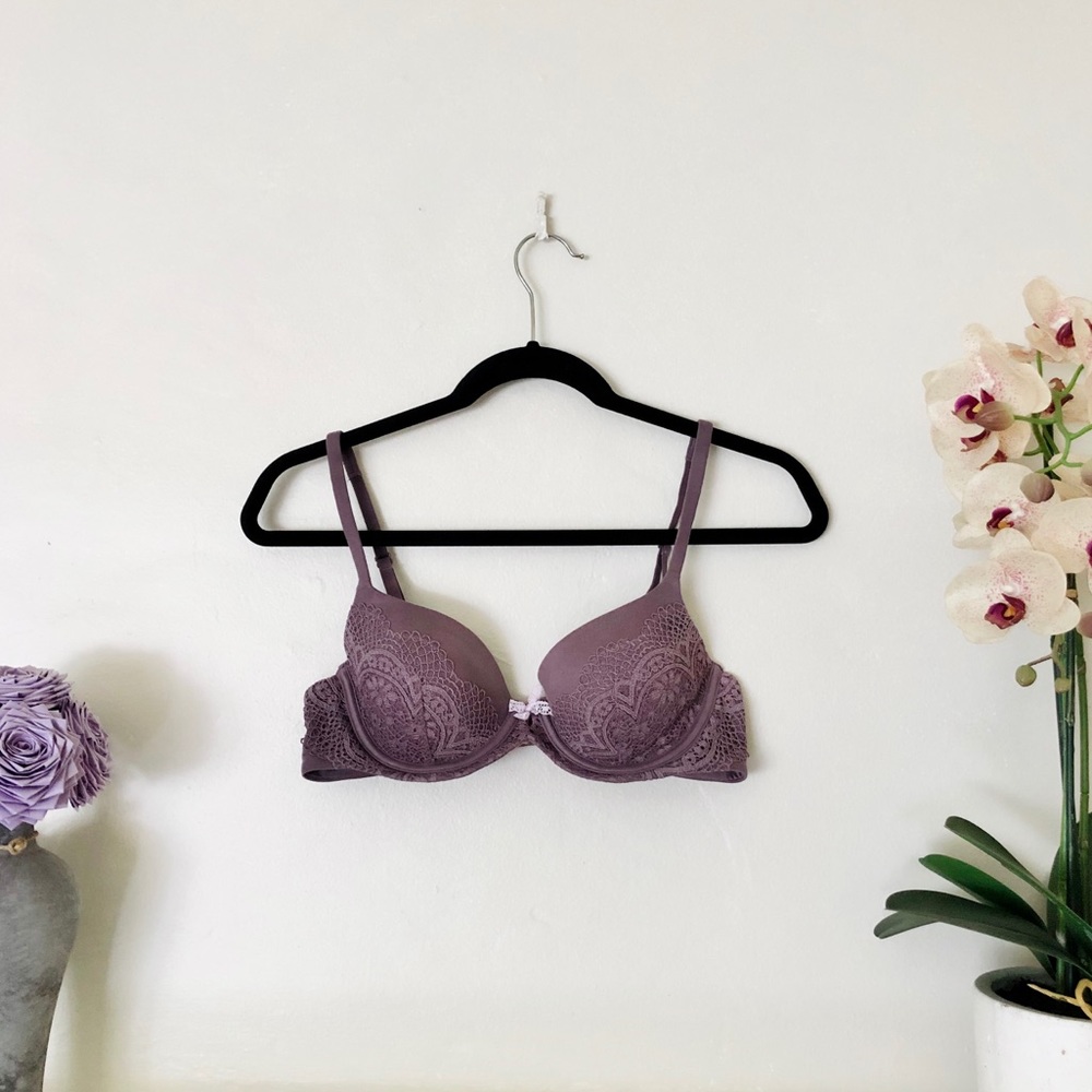 VS | NWOT Purple Lace Lined Demi Bra